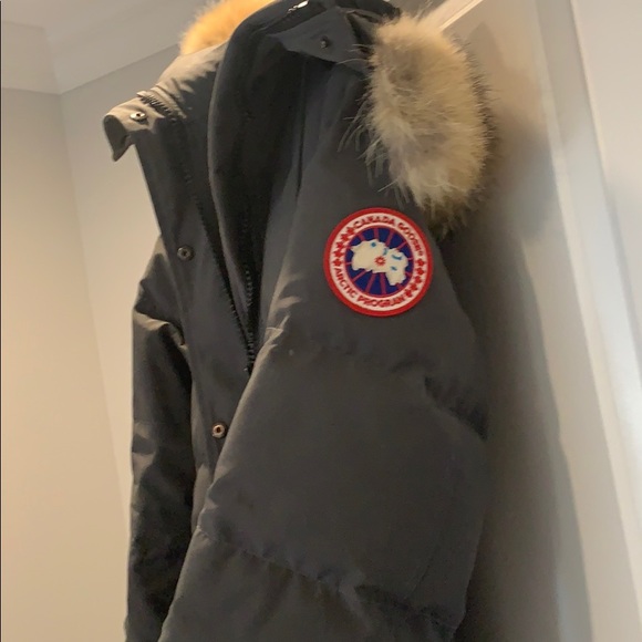 Canada Goose Shelburne parka jacket. Size S/P - Picture 14 of 17